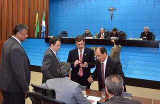 Deputados aprovam regras para eleição de diretores, após acordo entre categoria e governo (Foto: Roberto Higa/ALMS)