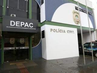 Mulher furta supermercado 3 vezes, morde segurança e acaba presa Mulher furta supermercado 3 vezes, morde segurança e acaba presa