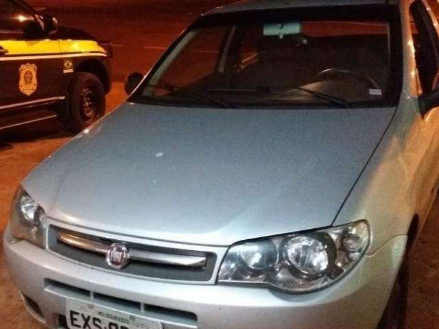 Homem tenta fugir, mas &eacute; preso na BR-463 transportando coca&iacute;na