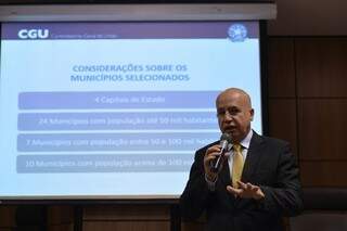 Valdir Simão diz que novos critérios incluem capitais nas devassas do órgão (Foto: José Cruz/Agência Brasil)