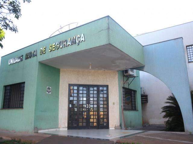 Foragido da justi&ccedil;a vai cobrar dividia e &eacute; esfaqueado em frente &agrave; choperia