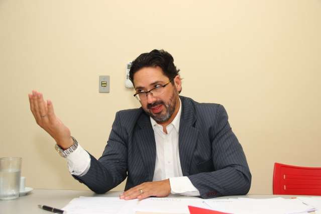 Olarte n&atilde;o est&aacute; envolvido com &quot;golpe de cheque em branco&quot;, diz advogado