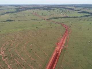 Trecho norte do anel viário tem extensão de 24 km e foi iniciado há sete anos (Foto: PMCG/Divulgação)