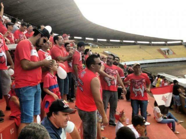 Em jogo disputado, torcida est&aacute; confiante na vit&oacute;ria do Comercial 