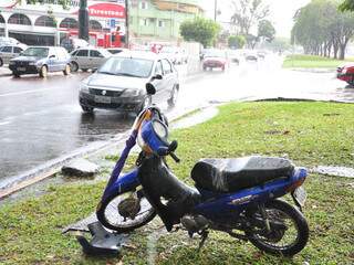 Motocicleta de Quênia no dia do acidente (Foto: João Garrigó)