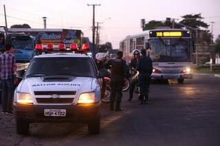 Evitar acidentes de trânsito é outra meta dos policiais (Foto: Marcelo Vitor)