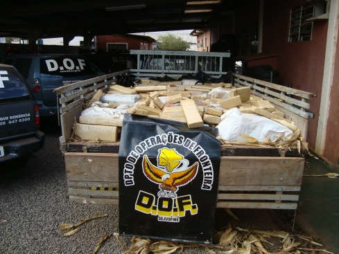  Pol&iacute;cia apreende 1,2 t de maconha na rodovia MS-270