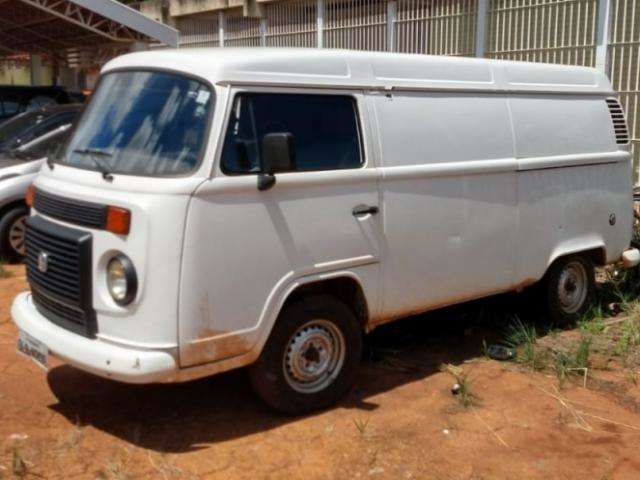 Foragido &eacute; preso com maconha em resid&ecirc;ncia onde haviam 5 carros furtados 