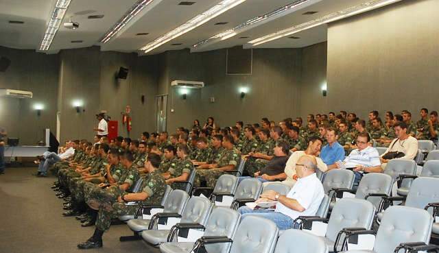  Militares e agentes de sa&uacute;de iniciam opera&ccedil;&atilde;o contra nova epidemia de dengue