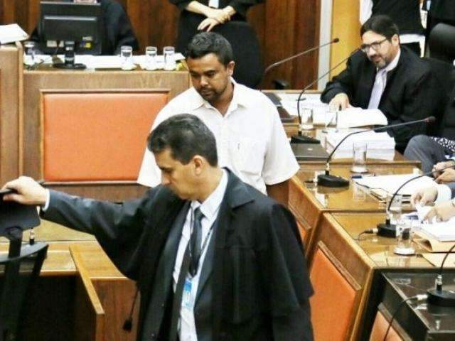 Advogados pedem prote&ccedil;&atilde;o policial para agiota v&iacute;tima de atentado 