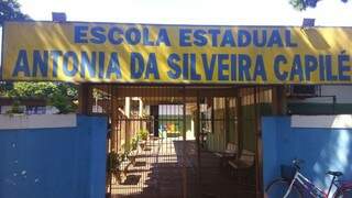 Escola do Jardim Água Boa, em Dourados, fechada em dia de protestos (Foto: Eliel Oliveira)