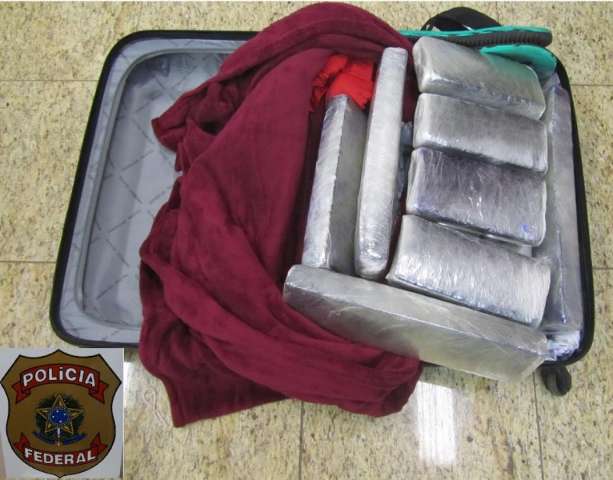 Passageiro &eacute; preso em aeroporto tentando levar droga para Manaus 