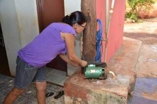 Algumas famílias ainda usam o poço artesiano em casa (Foto: Arquivo/ Campo Grande News)