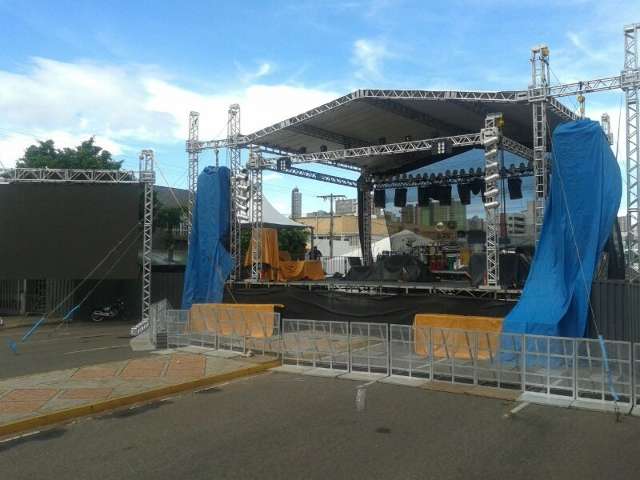 Palco muda de lado e show da virada ter&aacute; 270 homens na seguran&ccedil;a