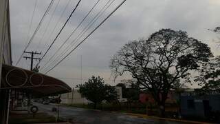 Tempo nublado após chuva desta manhã em Bela Vista (Foto: João Carlos Velasquez)