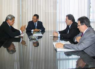 Governador, Moka e Girotto, durante audiência em Brasília com o ministro Paulo Passos (Foto: Luis Carlos Campos Sales)