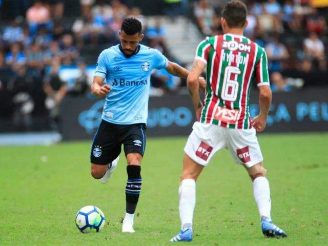 Everton marca de calcanhar no fim e Gr&ecirc;mio vence o Fluminense no Engenh&atilde;o