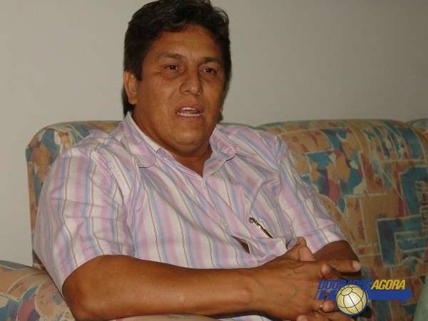 Ex-vice-prefeito de Dourados volta ao Brasil e se entrega &agrave; Pol&iacute;cia  