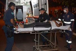 Vítima dos disparos foi socorrida ao Hospital Regional. (Foto: Émerson Dantas/Jornal da Nova)