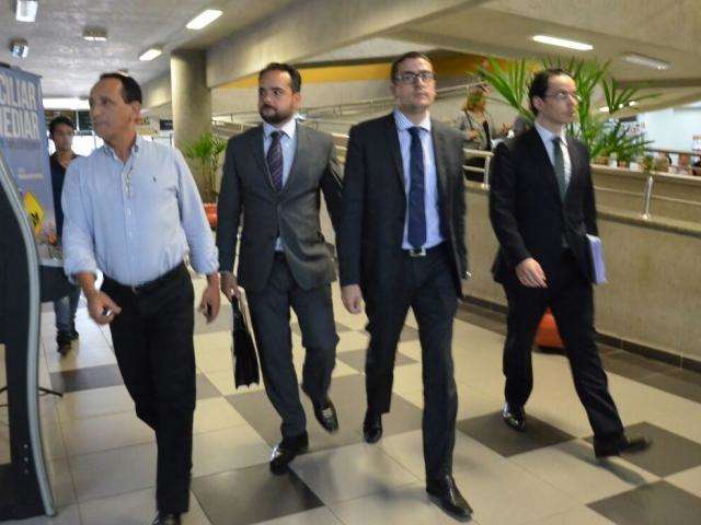 Come&ccedil;a audi&ecirc;ncia de pol&iacute;ticos envolvidos em explora&ccedil;&atilde;o sexual