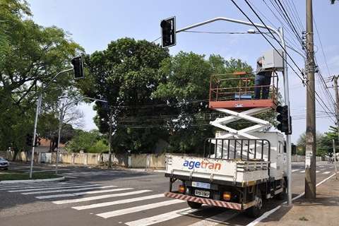 Agetran ativa  na Tiradentes com 26 de Agosto  5&ordm; sem&aacute;foro dos 20 adquridos
