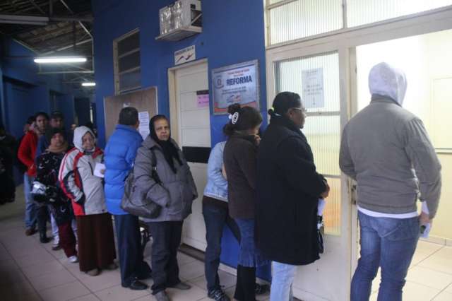 Como nem sal&aacute;rios altos atraem, 45 cidades aderem a programa federal
