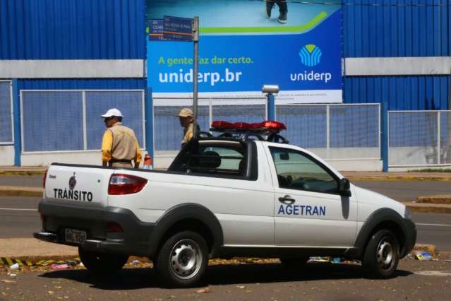 Candidatos chegam adiantados para evitar transtornos no 2&deg; dia do Enem