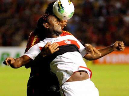  Flamengo estreia no Brasileiro 2012 com empate contra o Sport