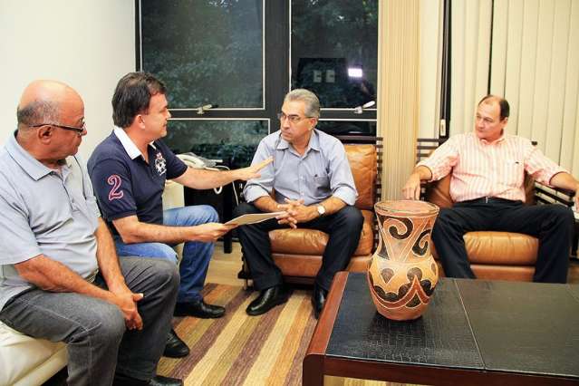 Reinaldo discute proposta para criar regi&atilde;o metropolitana da Capital