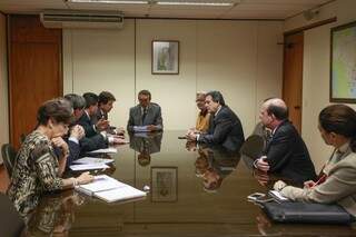 Senadores se reuniram ontem com ministro (Foto: Divulgação)