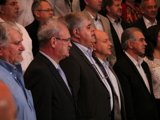 Da esquerda para direita, Zeca do PT, Geraldo Resende (PSDB), Carlos Marun (PMDB), Junior Mochi (PMDB) e o governador Reinaldo Azambuja (PSDB). (Foto: Marcos Ermínio).