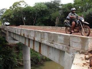 Só nesta sexta-feira, foram divulgados resultados de licitações para seis pontes em MS (Foto: Chico Ribeiro/Governo do Estado)