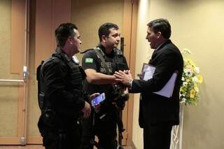 Agentes do presídio federal acompanharam evento de manhã armados de metralhadora no Centro de Convenções (Foto: Cleber Gellio)