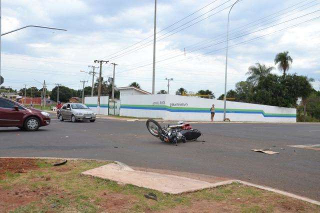 Motociclista fica em estado grave ap&oacute;s acidente na avenida L&uacute;dio Coelho 