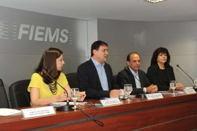 Lideran&ccedil;as da ind&uacute;stria do vestu&aacute;rio discutem principais desafios