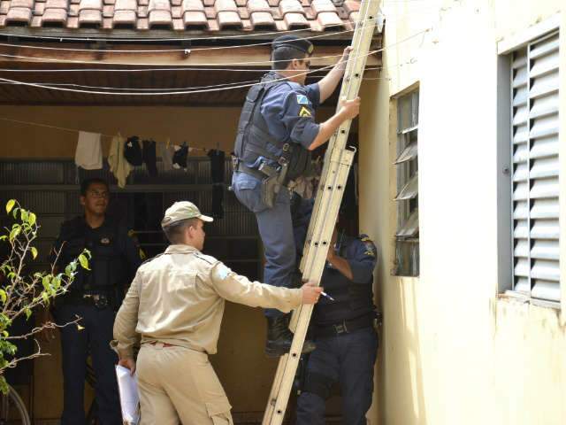  Morador encontra ossada no telhado de casa no Aero Rancho