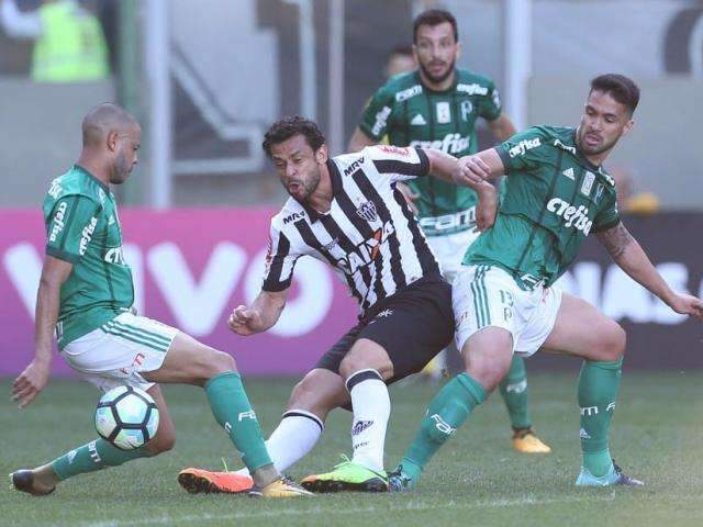 Em jogo com expuls&otilde;es e p&ecirc;naltis, Palmeiras e Alt&eacute;tico Mineiro empatam