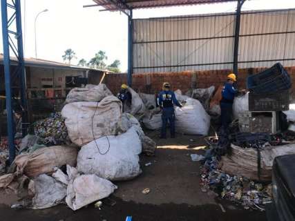 Família denuncia barulho "insuportável" de empresa de reciclagem 