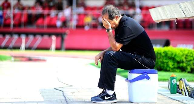 Com problemas de sa&uacute;de, Muricy Ramalho deixa o comando do S&atilde;o Paulo