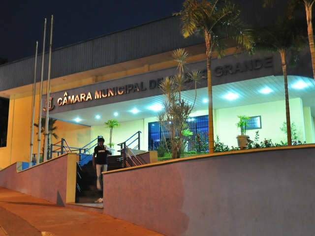  C&acirc;mara aguarda Justi&ccedil;a para definir se vereadores ficam no corredor ou puxadinho