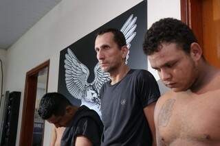 Presos Pedro Henrique, Vangullit e Wesley (Foto: Henrique Kawaminami)