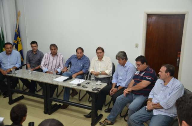Primeira reuni&atilde;o de Bernal com vereadores s&oacute; &quot;quebra o gelo&quot;