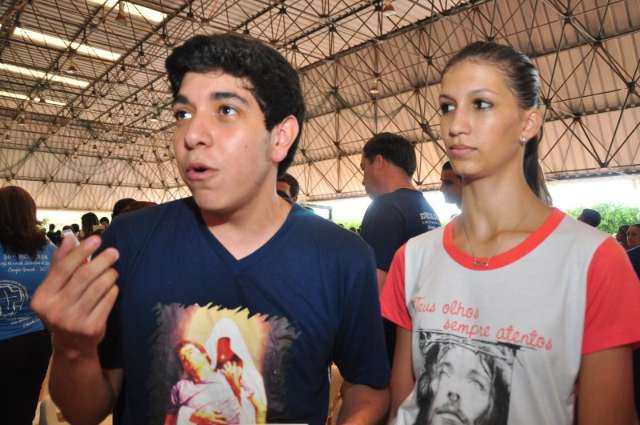 Cat&oacute;licos iniciam Campanha da Fraternidade e jovens fazem prop&oacute;sitos para a a&ccedil;&atilde;o