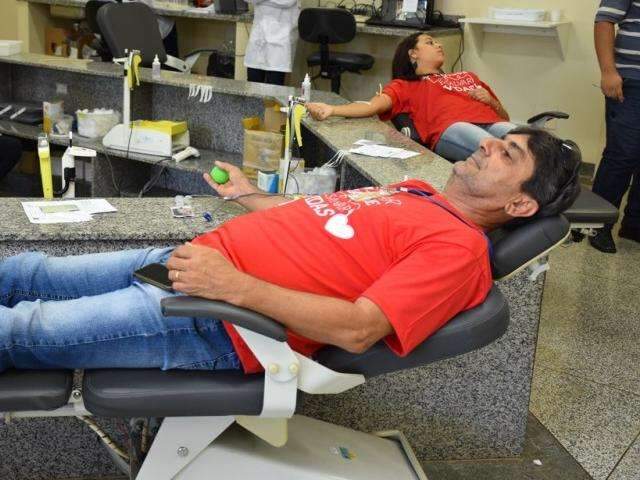 Grupo faz doa&ccedil;&atilde;o para refor&ccedil;ar banco de sangue da Santa Casa no carnaval