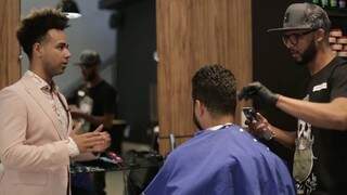 Formado em Estética e Cosmética em 2014, o barbeiro e esteticista Marcelo Britto está participando das gravações do Reality Show The Best Barber Brasil, em São Paulo. Foto Divulgação