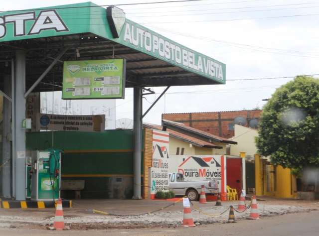 Sem combust&iacute;veis, postos colocam grades nas bombas e fazem at&eacute; reforma