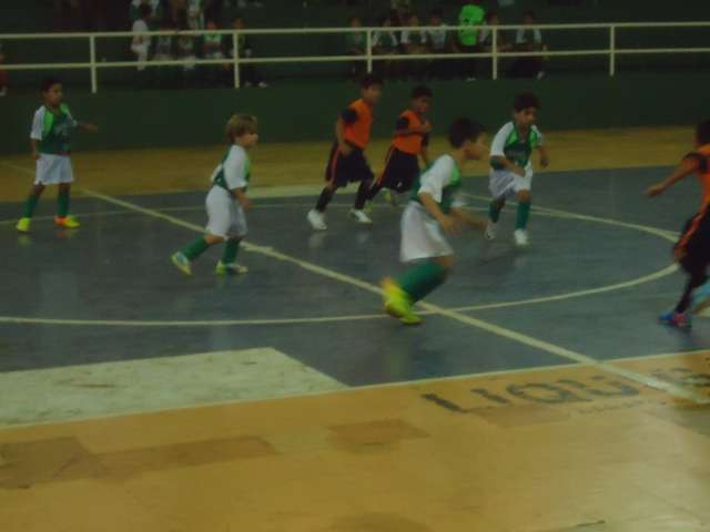 Equipes da Capital e de S&atilde;o Gabriel se destacam em Estadual de futsal