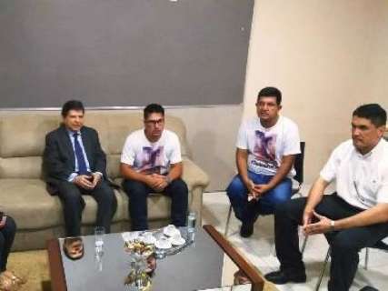 Fam&iacute;lia de jovem esquartejado se re&uacute;ne com autoridades e pede &quot;justi&ccedil;a&quot;