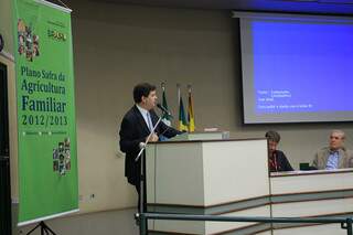 No lançamento o superintendente do Banco do Brasil fala da importância do agronegócio.