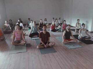 Os participantes vão meditar e fazer yoga para desestressar o corpo e a mente durante o Festival Shanti (Foto: Divulgação)